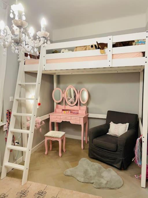 Dragon Bridge -spacious Central District - Perfect For Families And Couples Lubiana